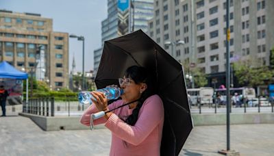 El récord de calor abrasa a los vendedores ambulantes de Ciudad de México