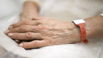 Francia debate un proyecto de ley sobre el fin de vida y la ‘ayuda para morir’