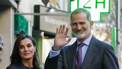 Los reyes Felipe y Letizia, de cita romántica en una conocida marisquería