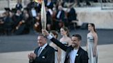 Grécia entrega chama olímpica aos organizadores dos Jogos de Paris 2024