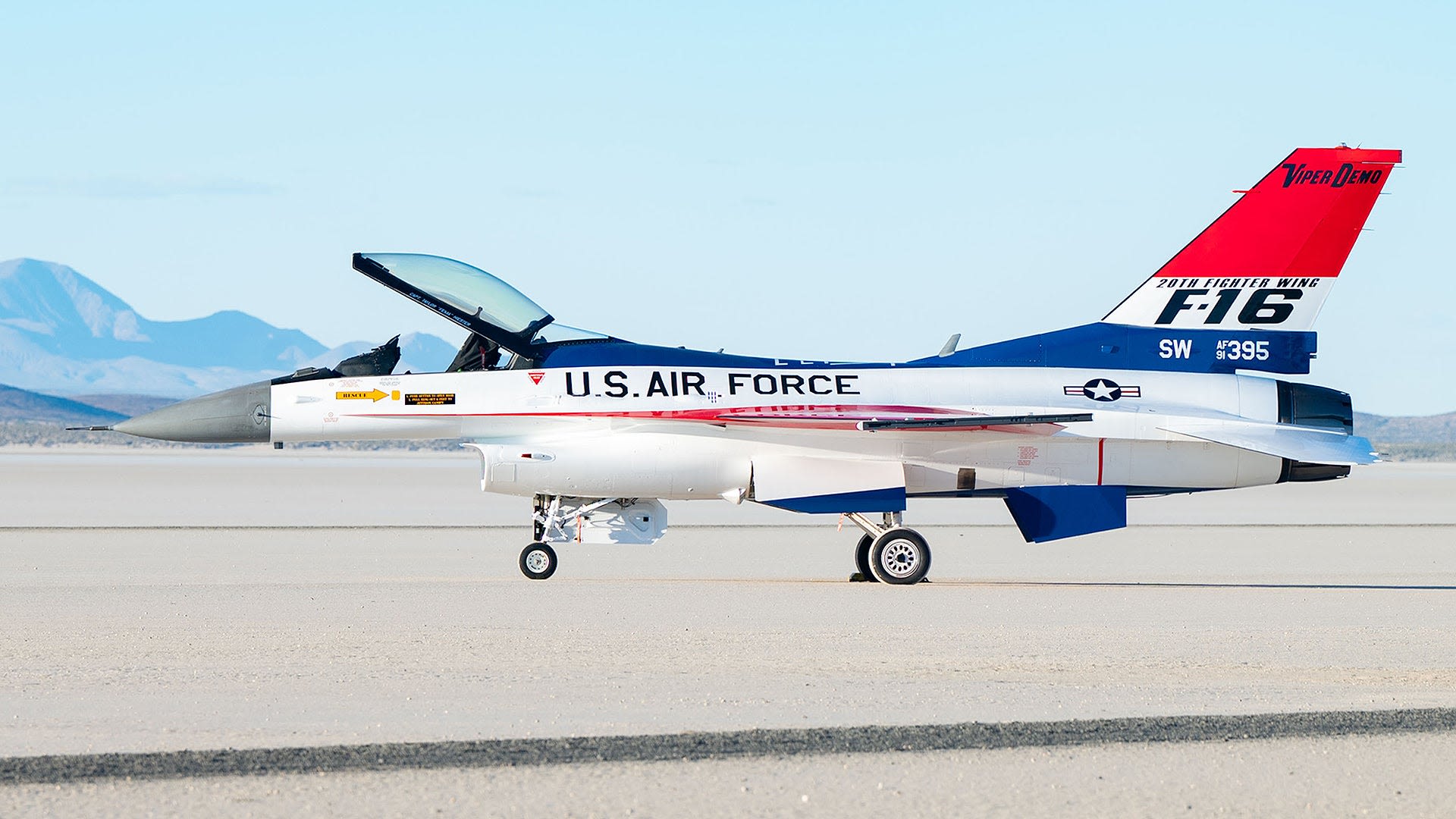 Viper Demo Team Secretly Painted Jet In YF-16 Scheme To Celebrate Type's 50th Anniversary