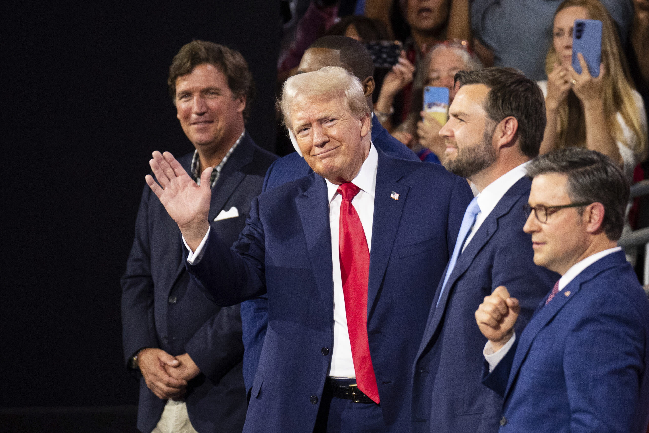 Tucker Carlson And Rupert Murdoch Have Close Encounter at RNC