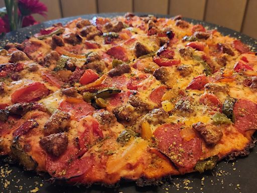 Review: Pizza Hut Scores With New Thin-Crust Chicago Tavern-Style Pies And A Fresh Topping Lineup