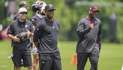 Deadspin | Falcons feeling energy of fresh start under Raheem Morris