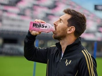 La estrella del fútbol más grande del mundo, Lionel Messi, presenta su bebida hidratante de próxima generación - Más+ de Messi - creada para inspirar a todos a sentirse campeones en cada aspecto de la vida