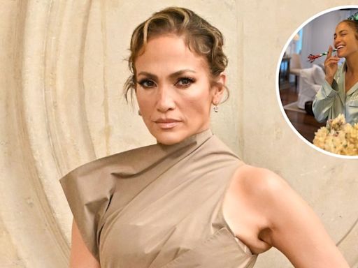 J. Lo Goes Makeup Free, Seemingly Snubs Ben Affleck on Birthday