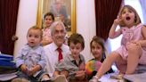 Se viralizó un tierno video retro de Sebastián Piñera jugando con sus nietos: “La batalla del siglo”