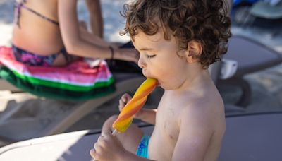 "Méfiez-vous des glaces à l’eau industrielles. Leur couleur doit vous alerter", prévient le Dr Arnaud Cocaul