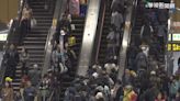 日本為宣導勿在電扶梯行走出奇招！ 照片曝光引網友狂讚：台灣很需要