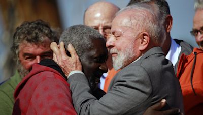 Brasil: Lula visita nuevamente las áreas asoladas por las inundaciones y anuncia ayudas a trabajadores