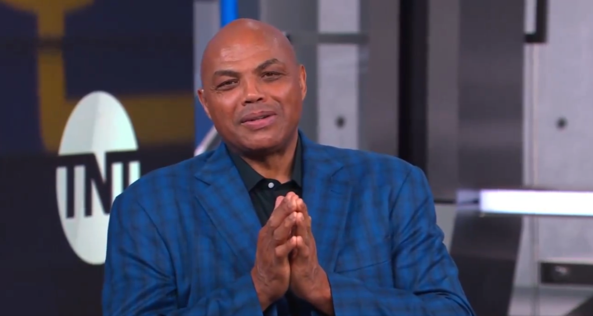 Beyoncé's mom calls out Charles Barkley for comment on Galveston's 'dirty water'