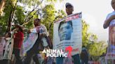 Padres de normalistas de Ayotzinapa marchan en CDMX, instalan plantón en el Zócalo