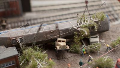 俄羅斯火車撞上卡車 至少140傷 | 火車撞卡車 | 大紀元
