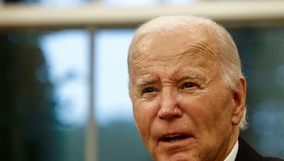 Biden to keep target of accepting 125,000 refugees next year, memo says