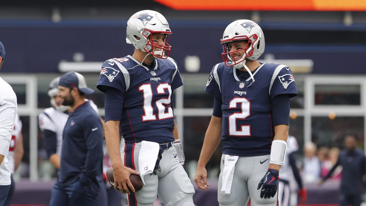 Hoyer explains how Tom Brady remains a resource even now for Patriots