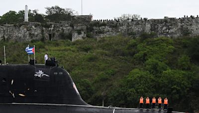 A Russian submarine that just left Cuba appears to be 'falling apart' with its soundproofing panels falling off, analyst says