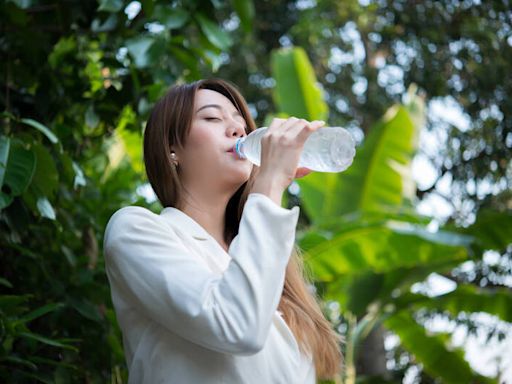 健康網》喝水也能瘦！營養師揭8杯水減肥法 宋慧喬也照做 - 自由健康網