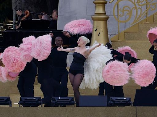 Lady Gaga lleva el cabaret a la ceremonia de apertura de los Juegos de París en el Sena