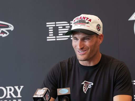 LOOK: Falcons' new locker room has a barbershop inside