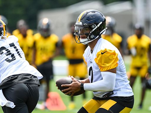 Steelers' Fields wants to compete, not planning on 'sitting all year'