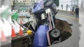 台中沙鹿驚見巨大天坑！混凝土車「補洞遭生吞」駕駛受傷送醫