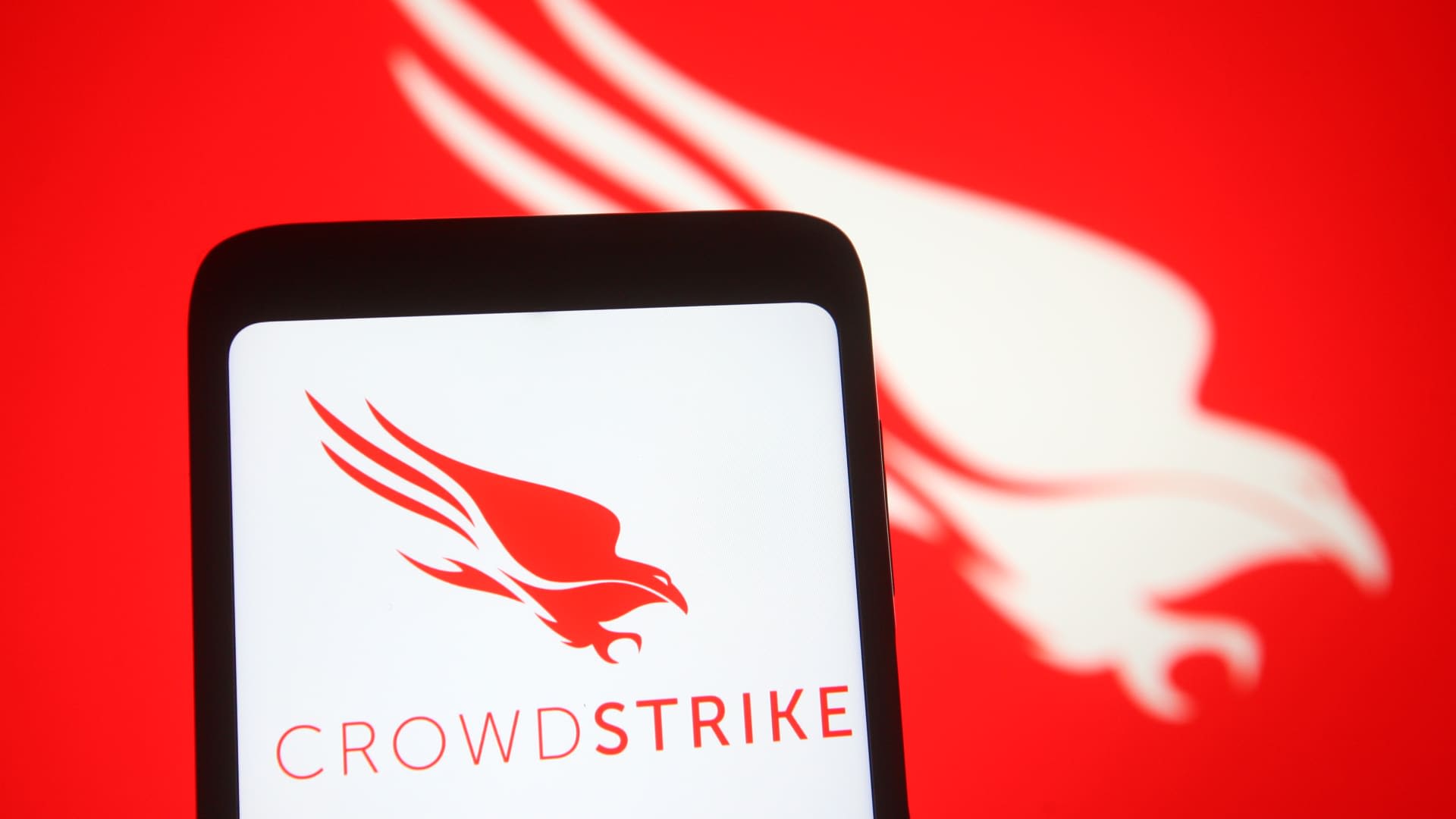 CrowdStrike is defying Wall Street negativity on software, says Cramer. What he expects from earnings