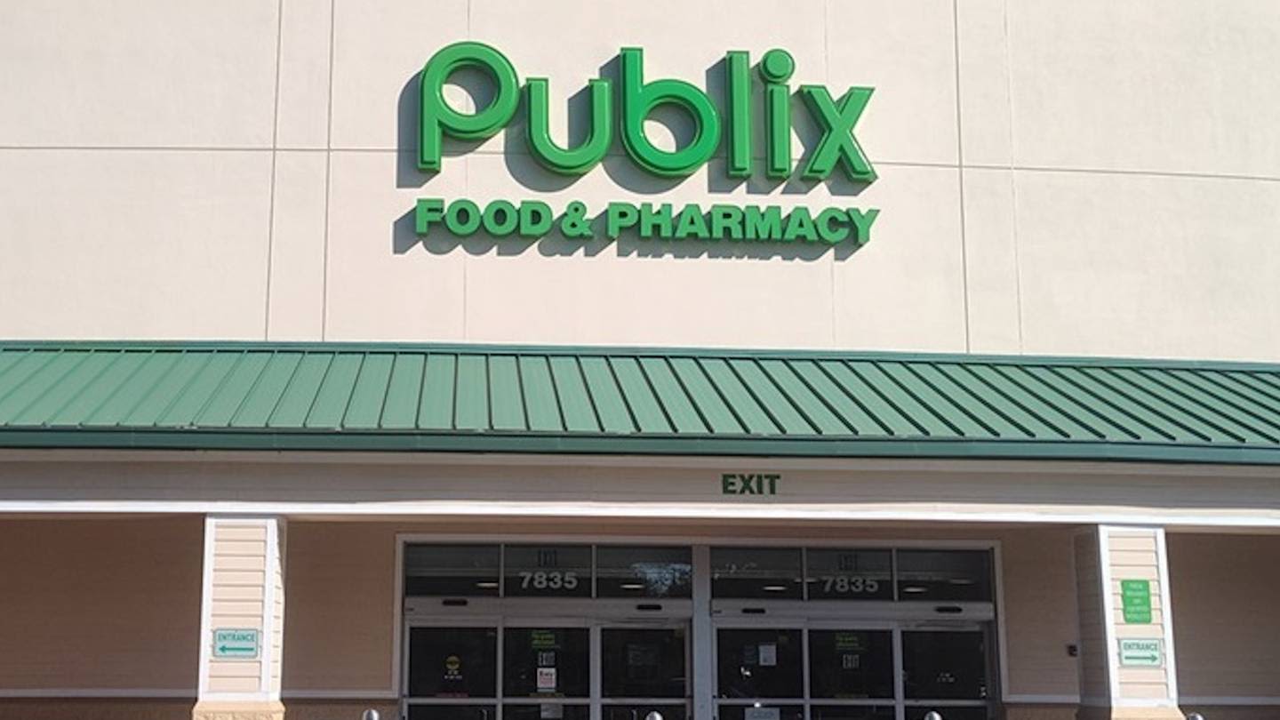 Man in critical condition after setting himself on fire inside Publix supermarket