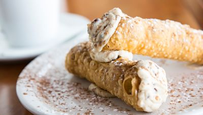 Here's What's Actually In Classic Cannoli Filling