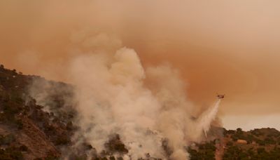 Un calor sofocante afecta a millones de personas en EEUU, bate récords y aviva incendios forestales