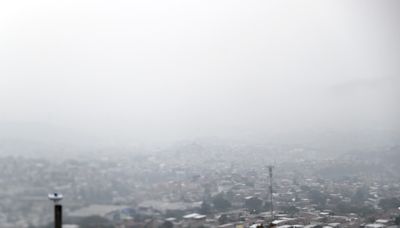 Tres aeropuertos de Honduras cerrados por poca visibilidad debido a una capa densa de humo