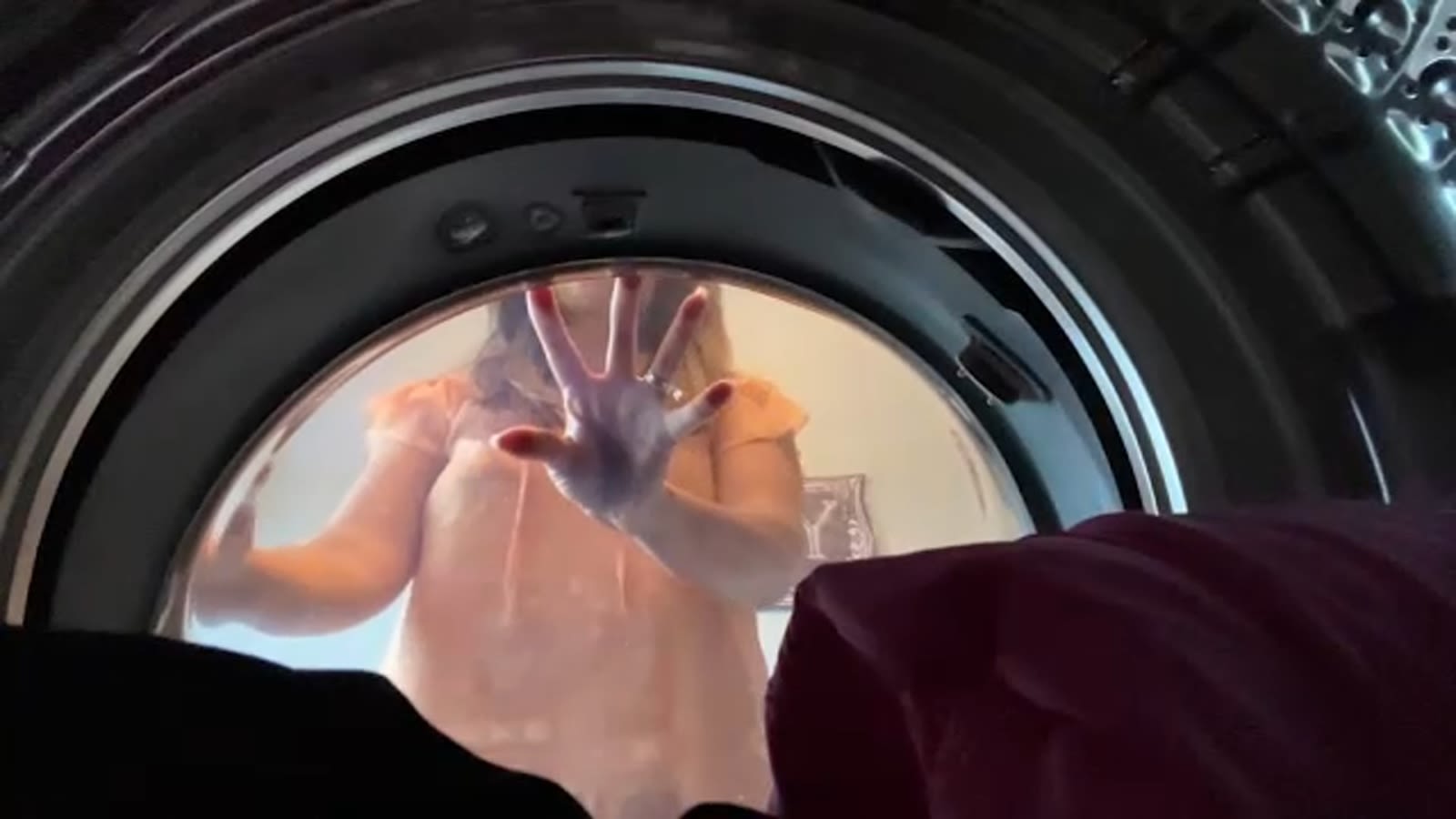 Built-in washing machine filters quick fix to microplastic problem, advocates say