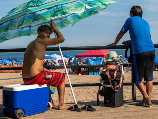 Cierran acceso a bañistas en 14 playas de Long Island por altos niveles de bacterias