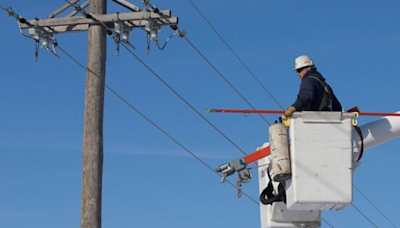 Power outage hits downtown, south-central Omaha as temperatures reach triple digits