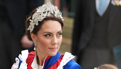 Kate Middleton estaria 'irreconhecível' após perder 15 quilos por conta de tratamento