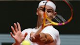 Nadal gana un set de entrenamiento en pista central de Roland Garros