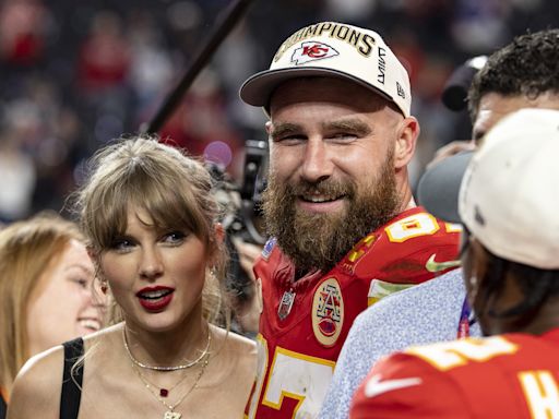 How Travis Kelce showed love to Taylor Swift all the way from training camp