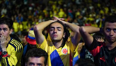 En Colombia quedaron en llamas tras la final de la Copa América perdida con Argentina y apuntan toda su bronca contra el árbitro Claus