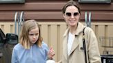 Así está hoy Vivienne, la hija de 15 años de Angelina Jolie y Brad Pitt: trabaja con su mamá y reapareció en un estreno