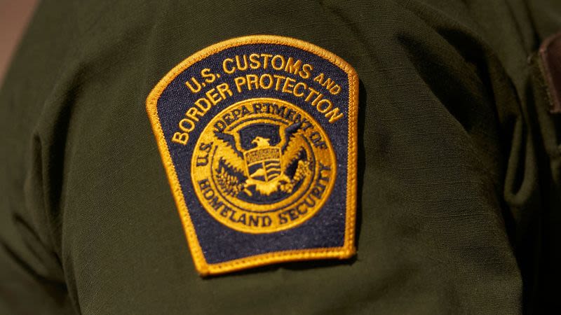 Former US Border Patrol agent sentenced to 1.5 years for offering migrant immigration ‘papers’ for $5,000 | CNN