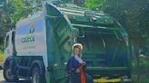 Madre recolectora de basura se gradúa como abogada