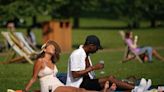 UK heatwave 2022: Met Office issues health alert as temperatures to reach 34C