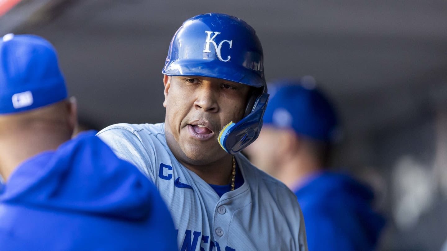 WATCH: Salvador Pérez's Clutch Three-Run Blast Puts Royals Ahead of Dodgers