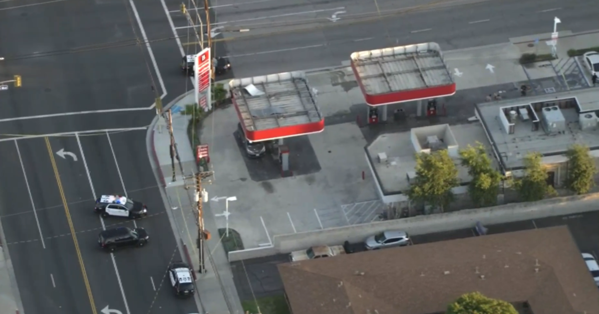 LAPD reserve officer shot in leg at Bellflower gas station