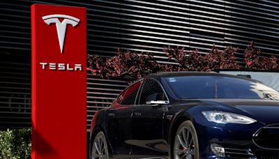 澳洲驚現「Tesla墳場」網議賣不出了？千輛車太陽下乾煎畫面曝光
