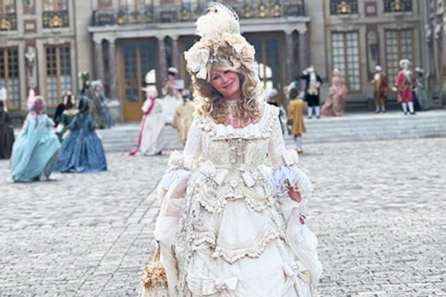 Sandra Lee Shows Off Semi-Homemade Marie Antoinette Dress That Took 10 Hours to Craft for Party at Versailles