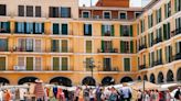 Hoteliers call for urgent plans to tackle mass tourism in ‘overcrowded’ Mallorca