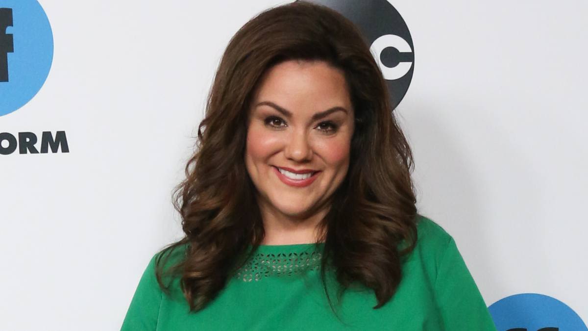 ‘Mike and Molly’ and ‘American Housewife’ Star Katy Mixon On Working Like A Mother