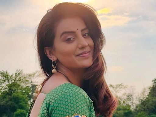 Bhojpuri Star Akshara Singh Drops Video Of Her Wearing Summery White Shirt: 'Pamper Yourself'