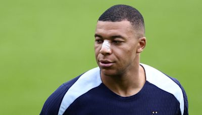 Mbappé on bench as France & the Netherlands name teams for EUROs clash