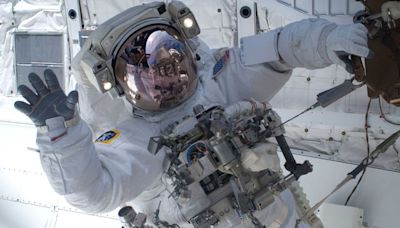 Les astronautes peuvent boire leur urine grâce à cette combinaison très « spatiale »